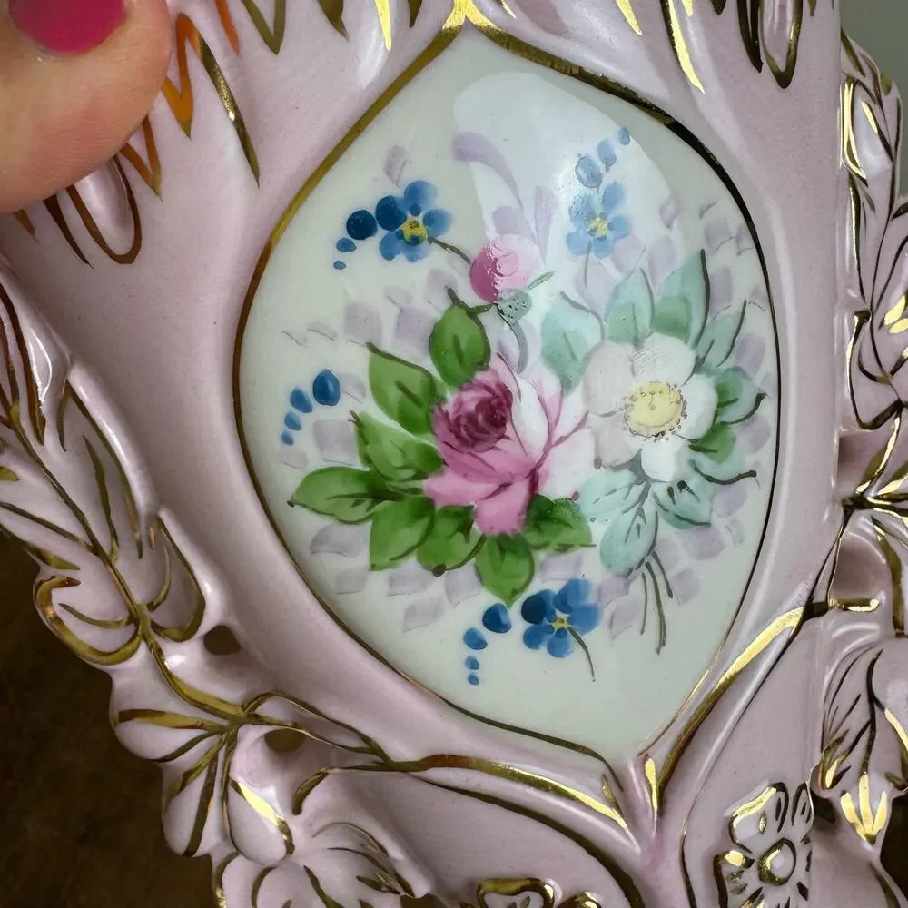 Vintage Osborne Bone China hand painted 22K‎ Gold accent Floral Pink Vase - Picture 2 of 8